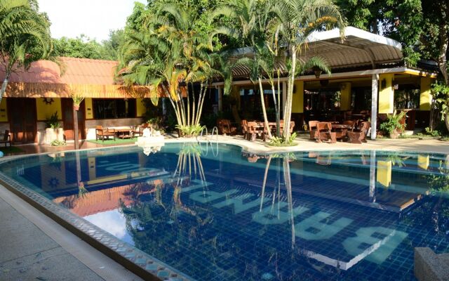 Baanplaidoi Resort