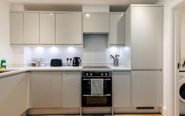 Redland Stay In Bespoke Home 2 of 2