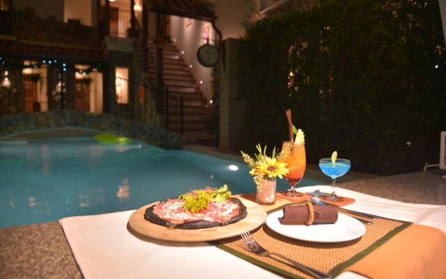 Le Charcoa Hotel
