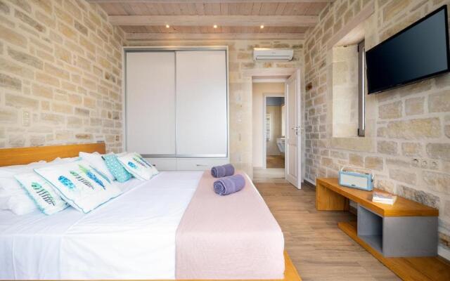 Villa Aurora Luxurius Living