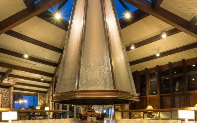 Lodge Of Four Seasons Golf Resort, Marina & Spa