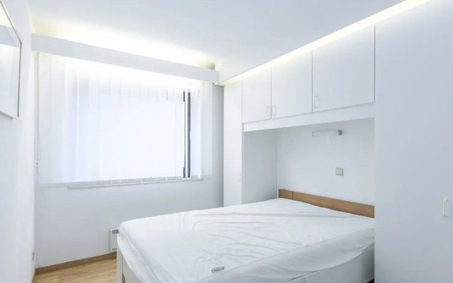 Corner Apartment on 5th Floor