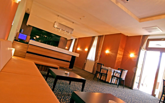 Hotel Crystal