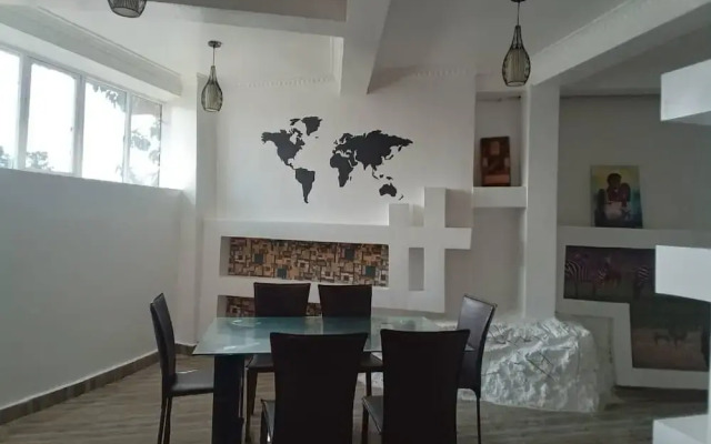 Queen Greenstars Apartment