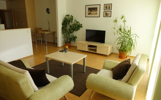 EEL accommodation Brno