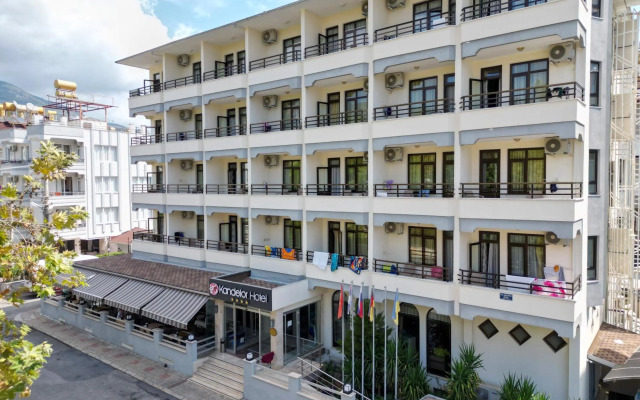 Kandelor Hotel