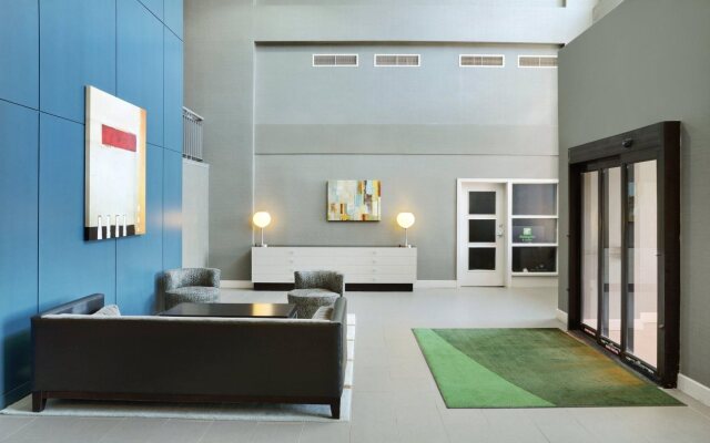 Holiday Inn Hotel & Suites London by IHG