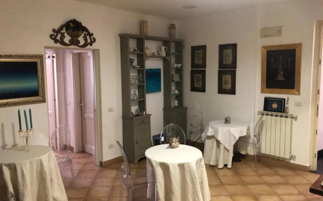 Piazza Massola 2 Apartment