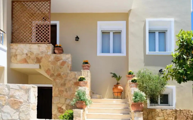 Stunning Comfortable Family House in Chania