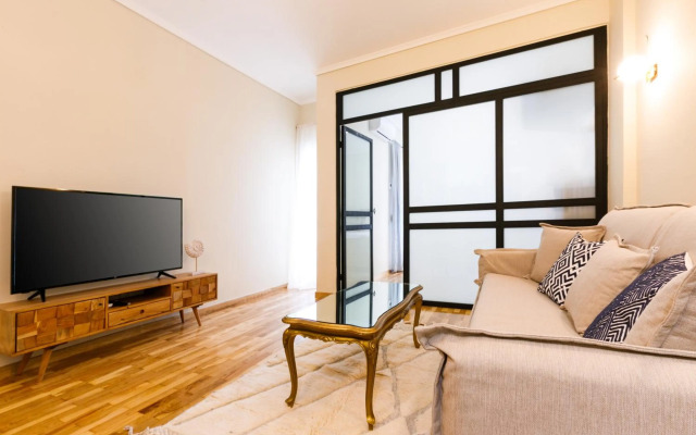 Brand New Central Luxury Residence