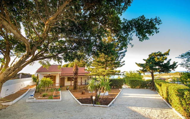 Ellis Holiday Home