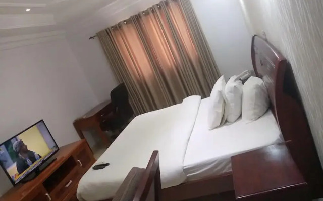 Le Ville Hotel and Suites