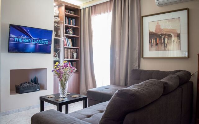 "Aphrodite", 6th flr apt, 5' from metro in N.Kosmos