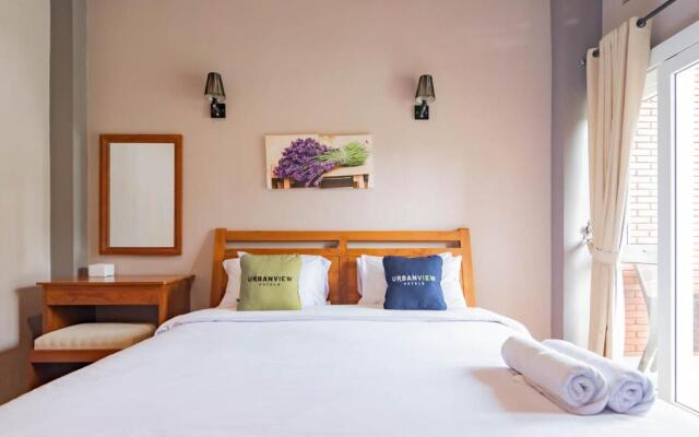 Urbanview Hotel Syariah Insani Cisarua Puncak