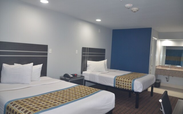 Travelers Inn And Suites