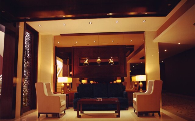 Dali Art Golf Hotel
