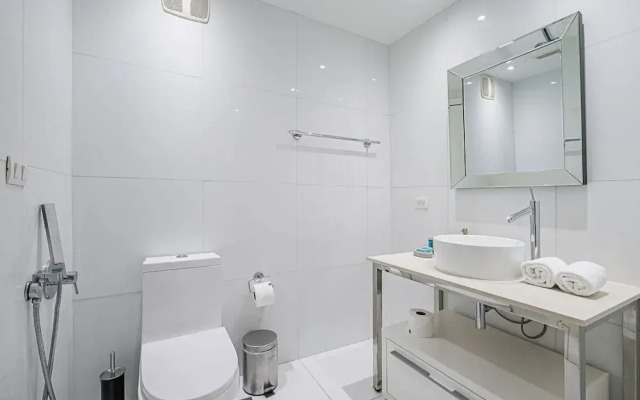 w Comfy 1BR w Fantastic Balcony in YOO