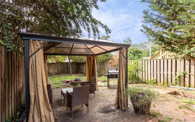 Beautiful 3br/3ba Colonial House by Cozysuites