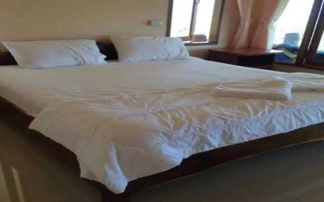 Lamai Koh Phayam Resort