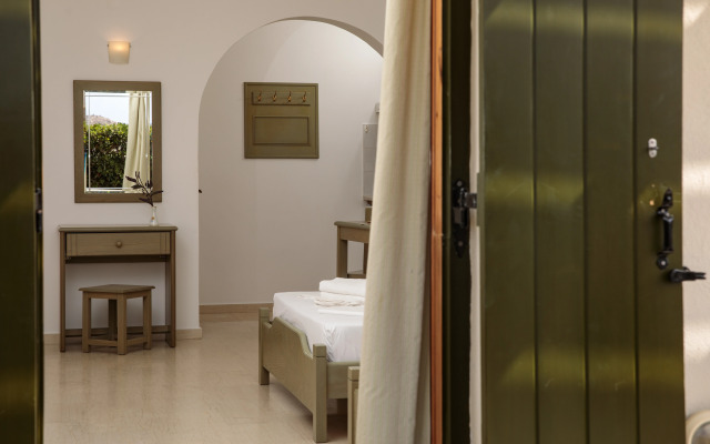 Proteas Hotel & Suites