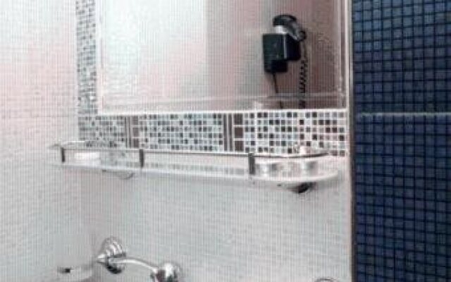 Hotel Avra