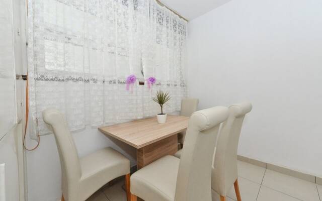 Feel Center Apartments.