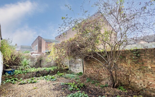 Bright & Spacious 2-Bedroom House