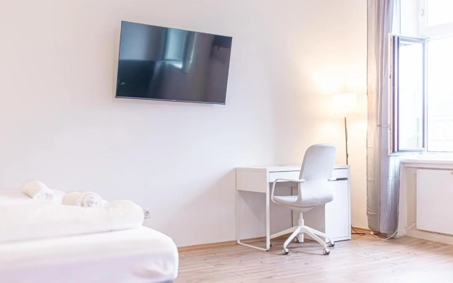 attractive 2BR Apt. Near AKH- Ideal for Longstays