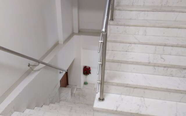 FabHotel Address Inn