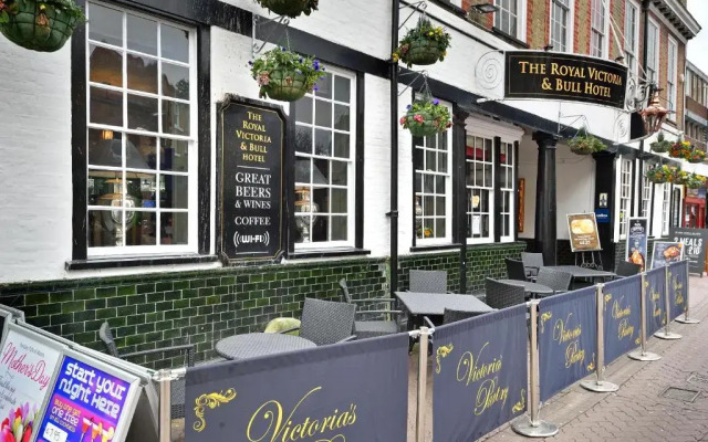 The Royal Victoria & Bull Hotel