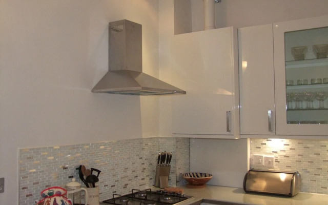 331 Brandon Street Apartment
