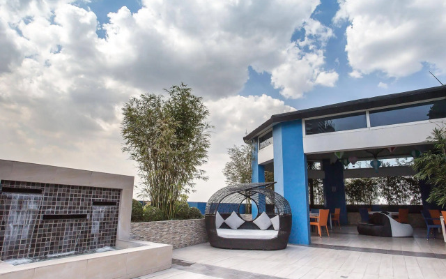 Y2 Residence Hotel