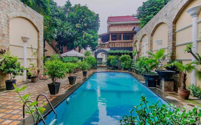 OYO 90094 Gayatri Residence