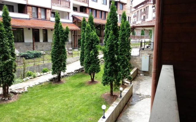 Pine Tree Apartment 3 - B3
