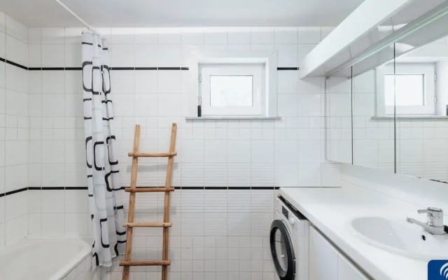 Modern Flat in Quiet Area