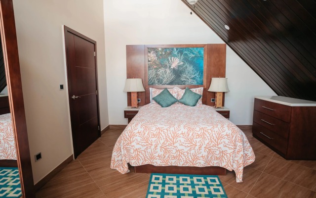 Surfrider Resort Hotel