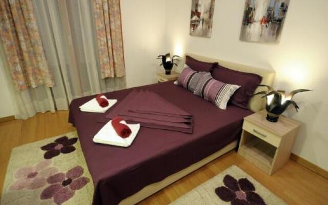 Apartments Iwa Centar