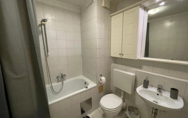 Apartment Green - Grey