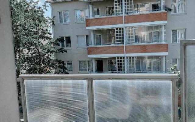 Modern one bedroom Apartment with Sauna near Airport