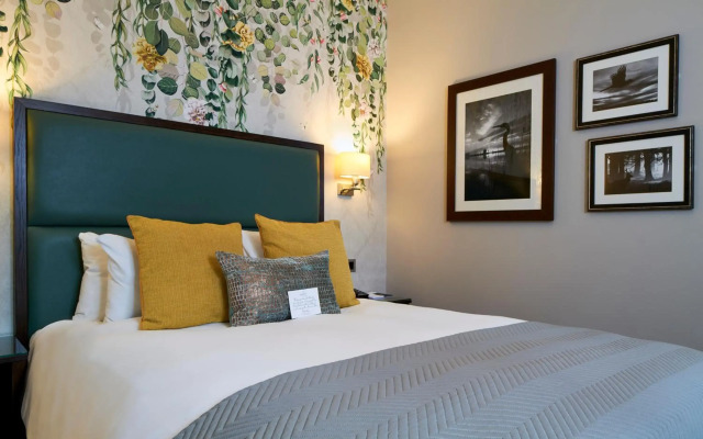 Mandolay Hotel Guildford