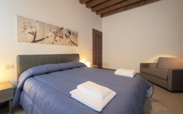 Venice Style Apartments