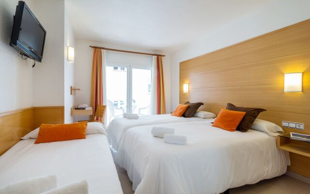 Hotel & Diving les Illes