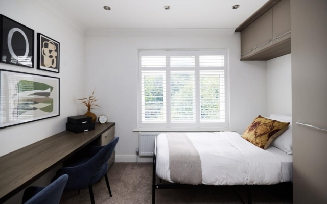The Elmbridge Classic - Elegant 3bdr Flat With Garden