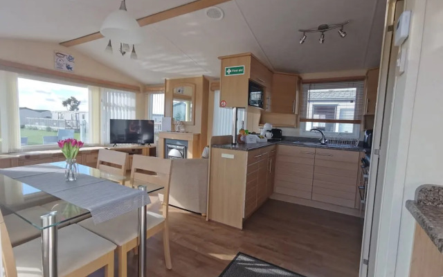 Sea and Mountain View Sunbeach Holiday Snowdonia