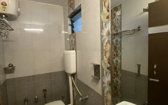 Oyo Flagship 36844 Riverfront