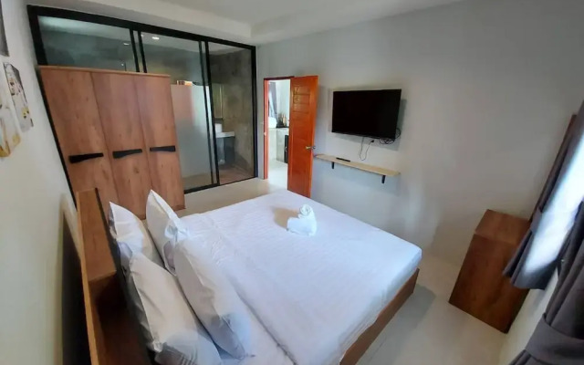 Ocean Breeze Apartment by PIPS