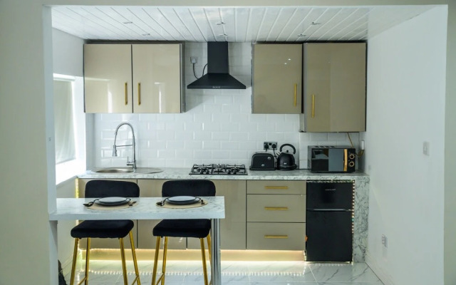 Inviting 1-bed House in Bradford
