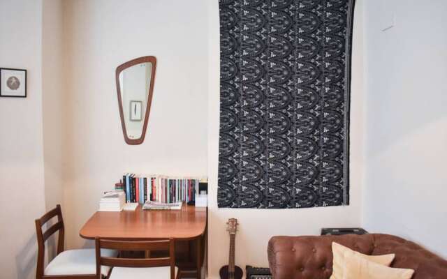 Quirky 1 Bedroom Apartment at Seven Dials