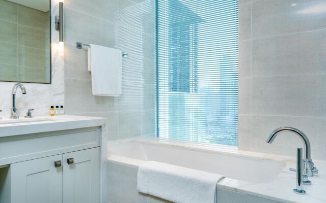 Whitesage - Modern and Unique Apartment with Fountain Views