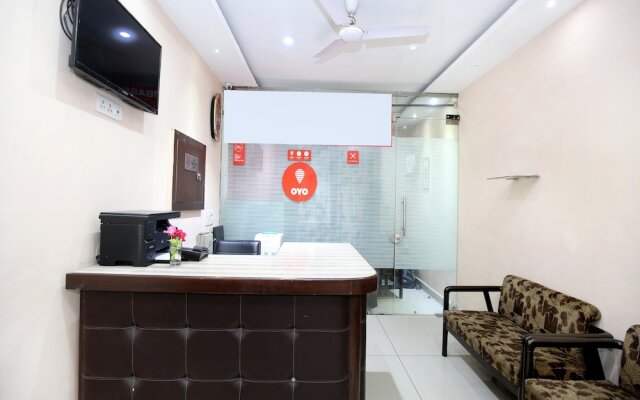 OYO 13037 Hotel Ambassador